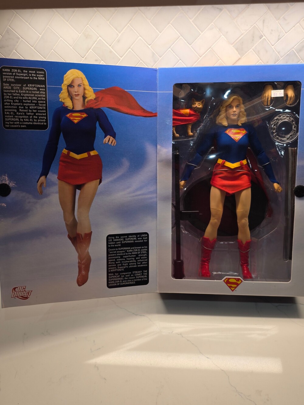 DC Direct 1:6 Scale Deluxe Collector Figure – Classic Supergirl